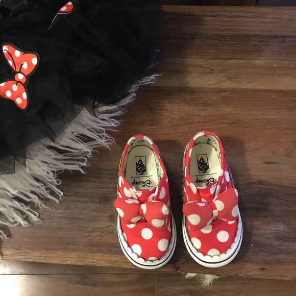 Vans Other - Van’s X Minnie bow sneakers 2T Vans Other - Van’s X Minnie bow sneakers 2T